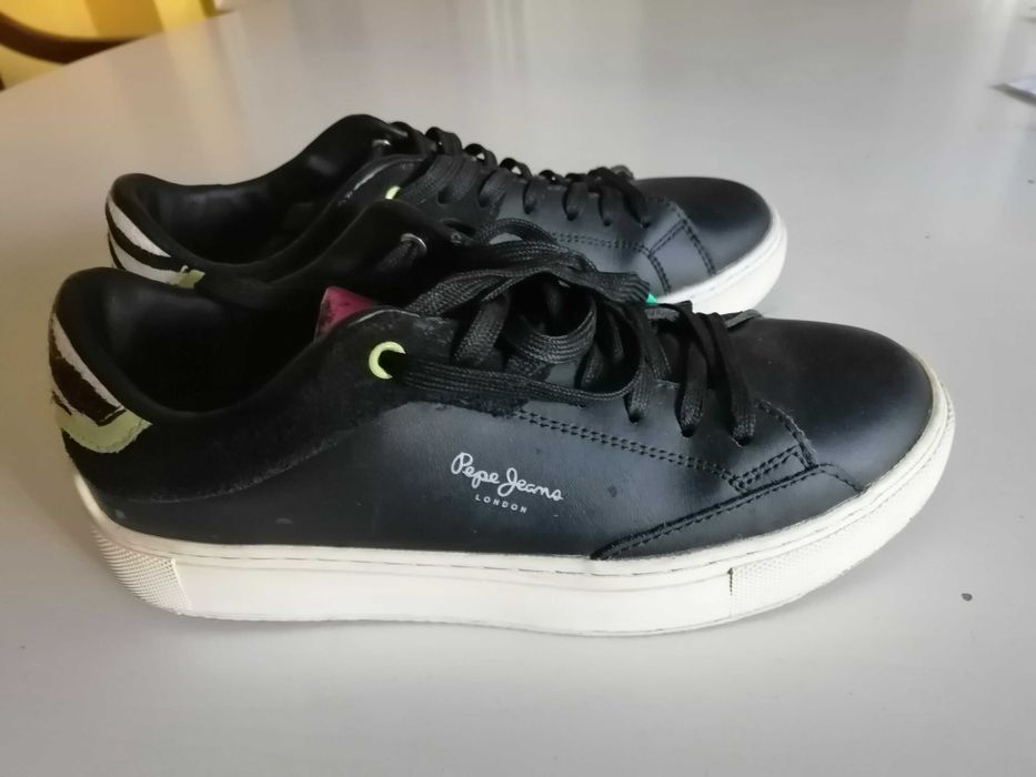 Спортни обувки от кожа и велур на  Pepe Jeans London, Черени.