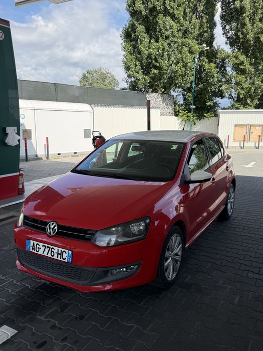VOLKSWAGEN Polo