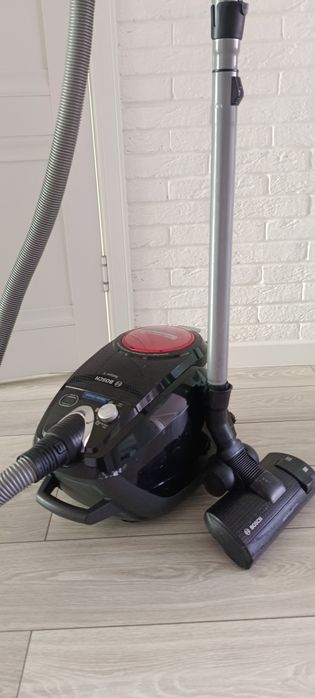 Продам пылесос Bosch б/у в отличном состоянии