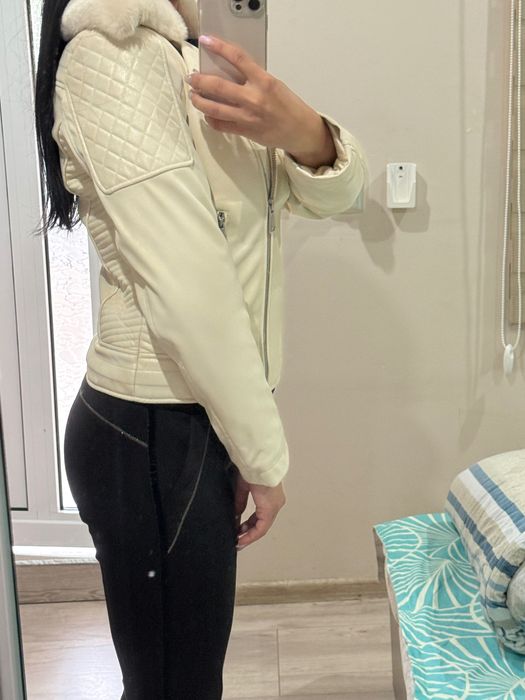 Чисто ново яке на guess