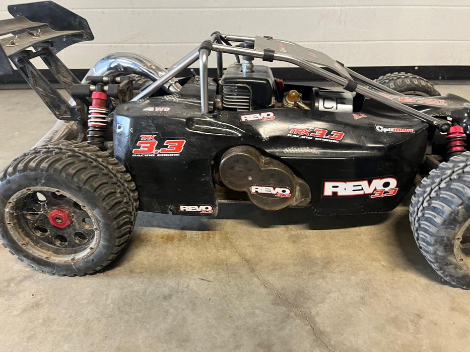 Masinuta RC Traxxas Revo3.3 Nitro hobby/profesionisti
