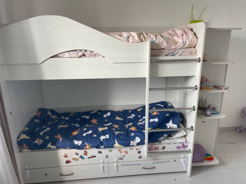 Детская двухъярусная кровать