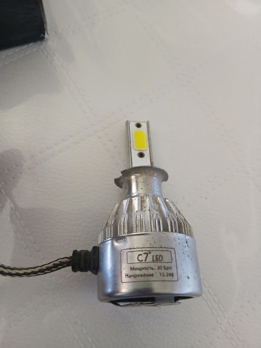 Продаю 2 LED фары