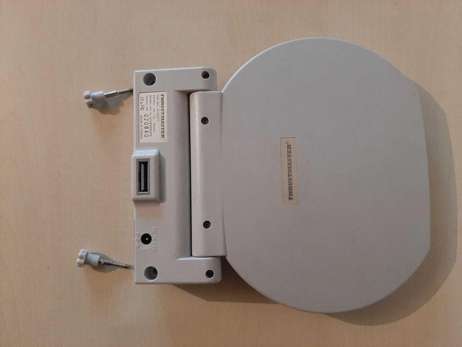 Монитор Thrustmaster XL Screenmate за Sony PSone – Работи отлично