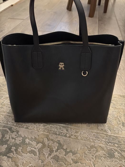 Чанта (оригинална) Tommy Hilfiger, има и дълга дръжка