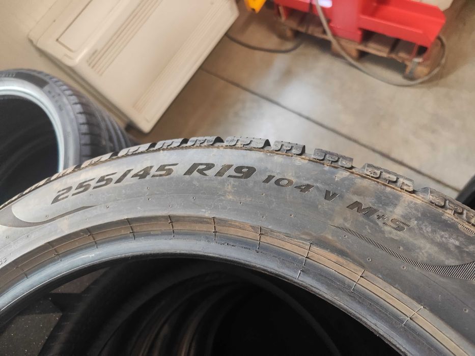 2бр. зимни гуми 255/45/19 Pirelli