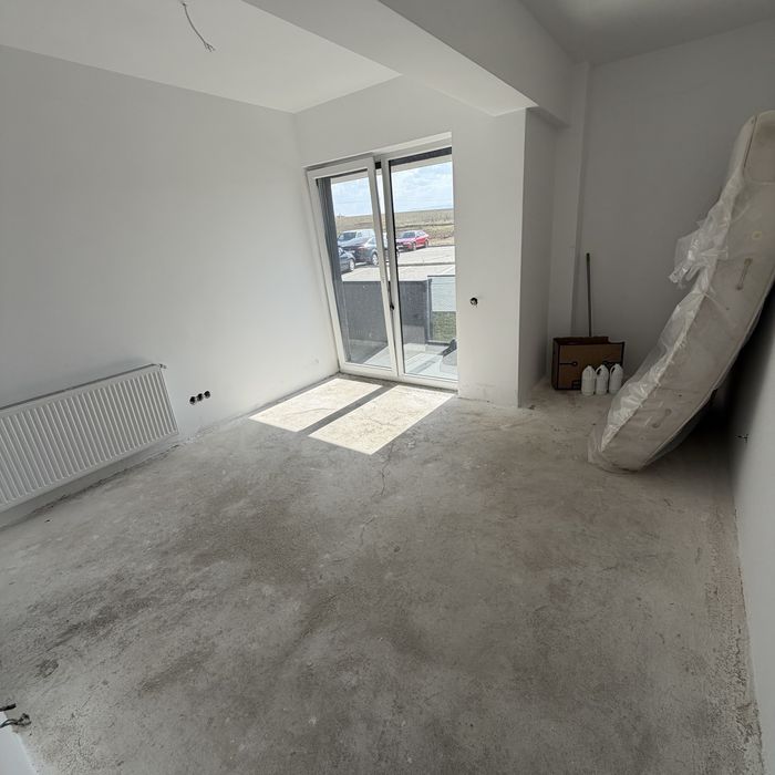 Apartament 3 camere , 2 bai, parter