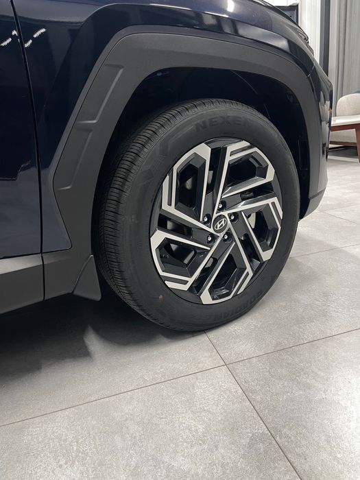 Hyundai Tucson 2 L full avtomobil sotiladi !