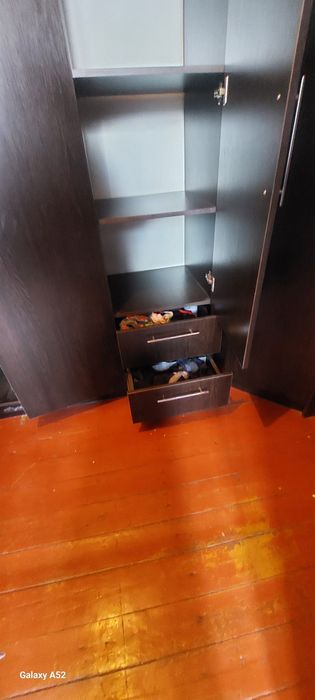 Продам шифонер .