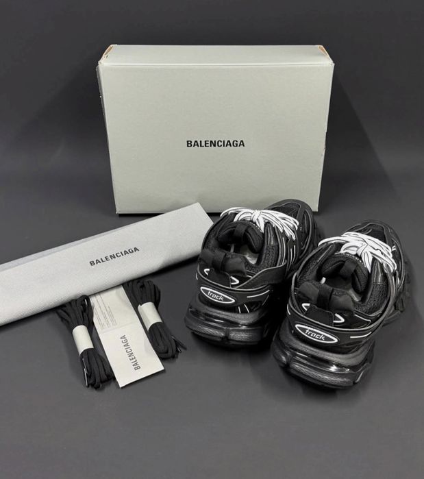 Balenciaga track
