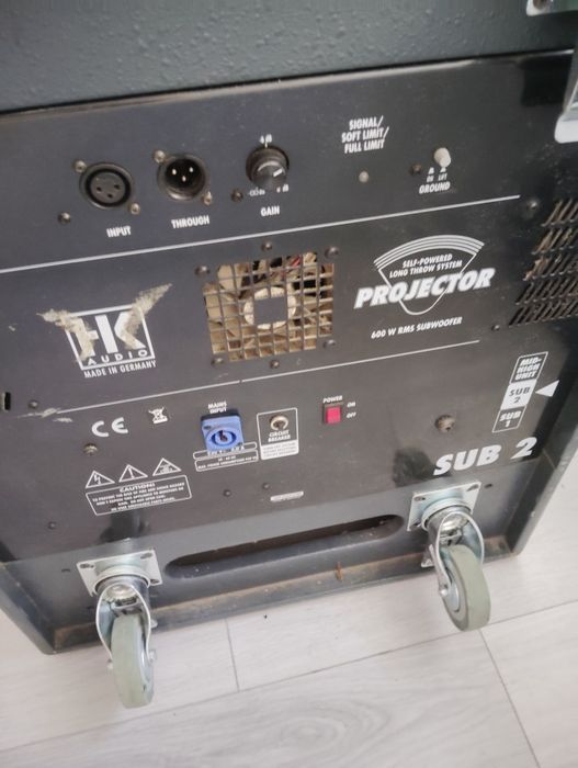 Schimb  !!! Un bas activ și un top activ hk projector de 600w fiecare