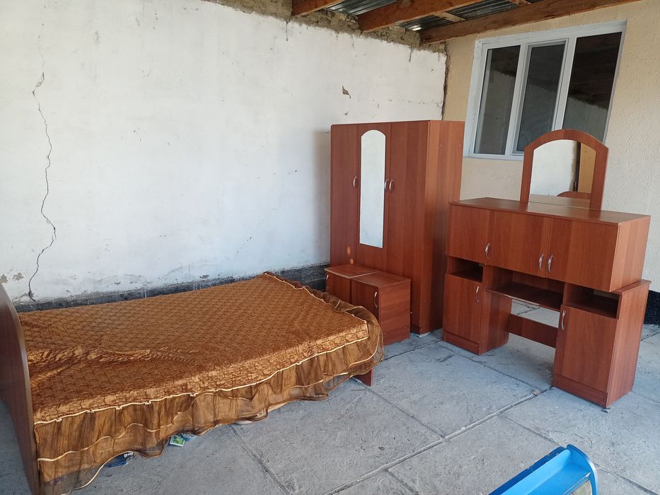 Спальный гарнитур