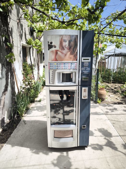 Комбиниран Вендинг автомат