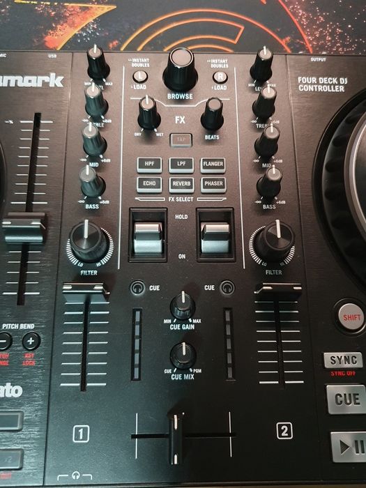 Consola DJ - Numark Mixtrack Platinum FX