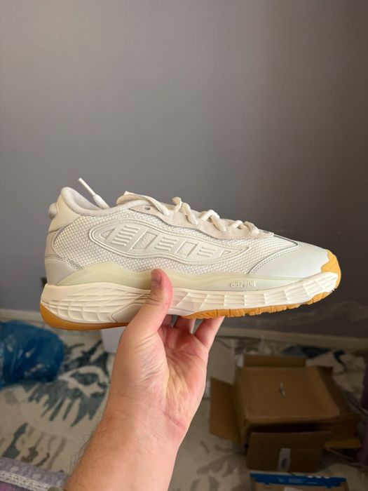 Продам кроссовки Адидас