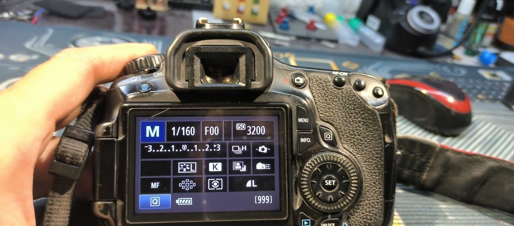 Canon 60D + грип