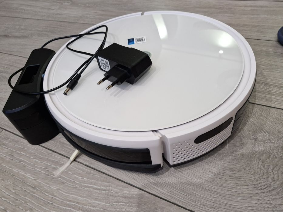 Продавам  прахосмукачка  робот