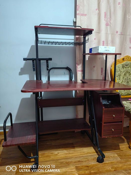 Компьютерный  столик