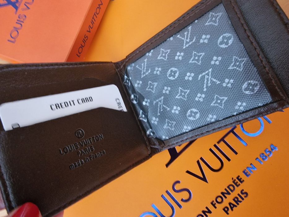 Portofele barbati Louis Vuitton/maro  si negru/cutie inclusa, logo metalic