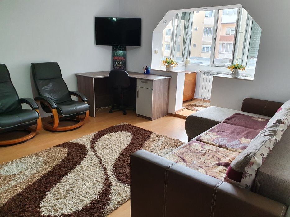 Apartament cu 2 camere de închiriat