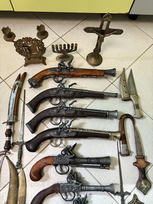 Пистолет ханджар кама свещник кръст декор механа носия