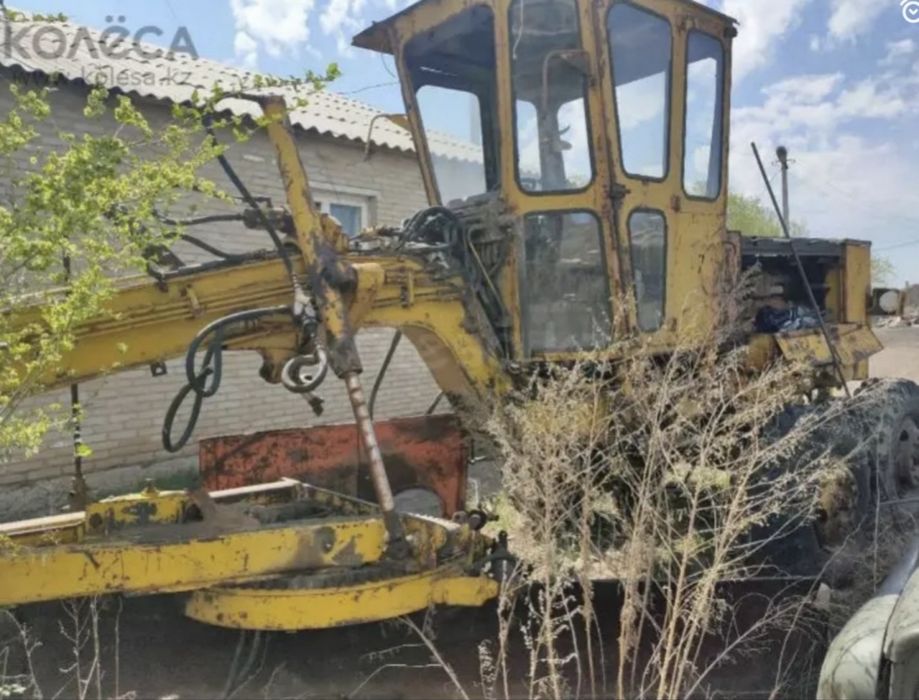 Продам автогорейдер ДЗ-180