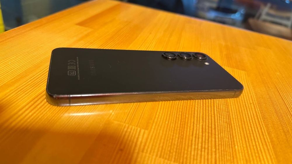Samsung Galaxy S23 128GB, хорошее состояние