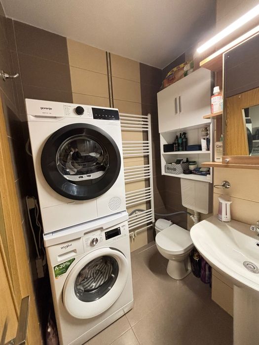 Vand apartament, ultrcentral, renovat recent