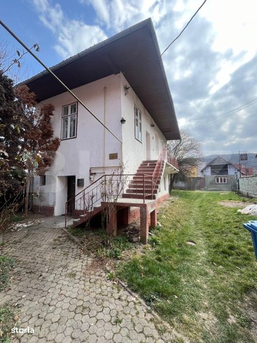 Casa Monument Istoric, Ultracentral Bistrita, 225 mp curte, 2 intrari