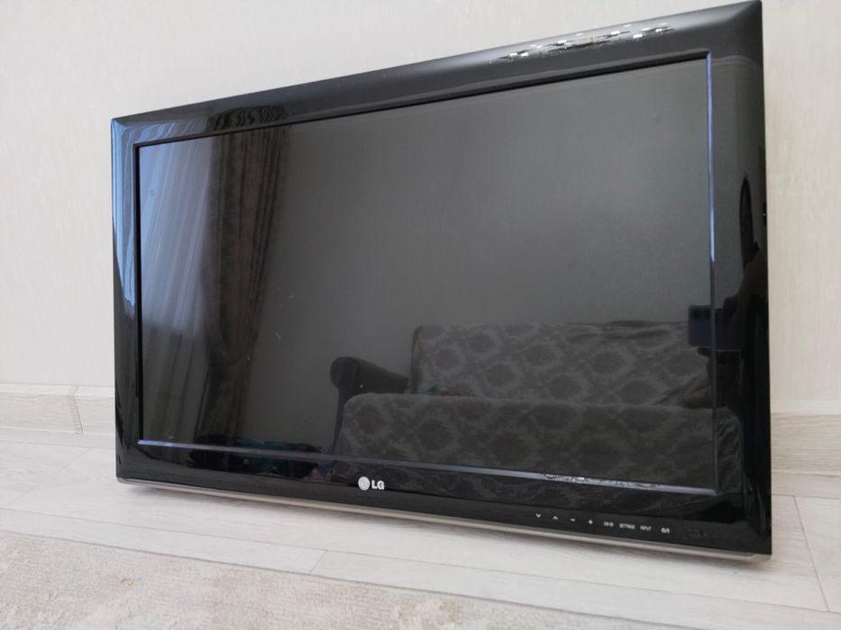 Продам телевизор LG