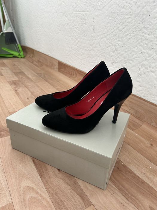 Замшевые туфли..