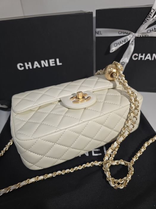 Налична чанта Chanel Flap Bag