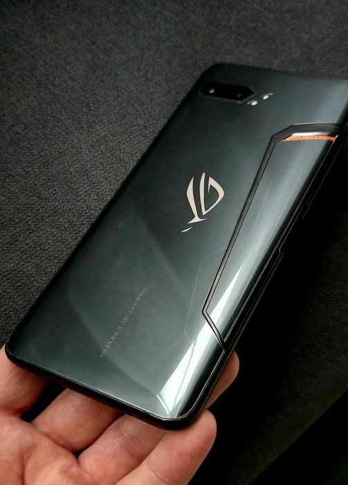 Asus rog Phone 2 model ZS660KL
