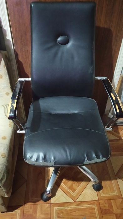 Продам офисное кресло