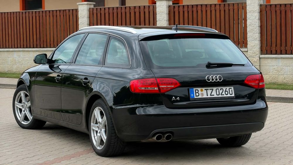 Audi A4 B8 2011.