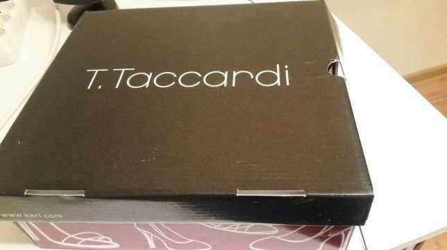 Женские кроссовки 41 размера