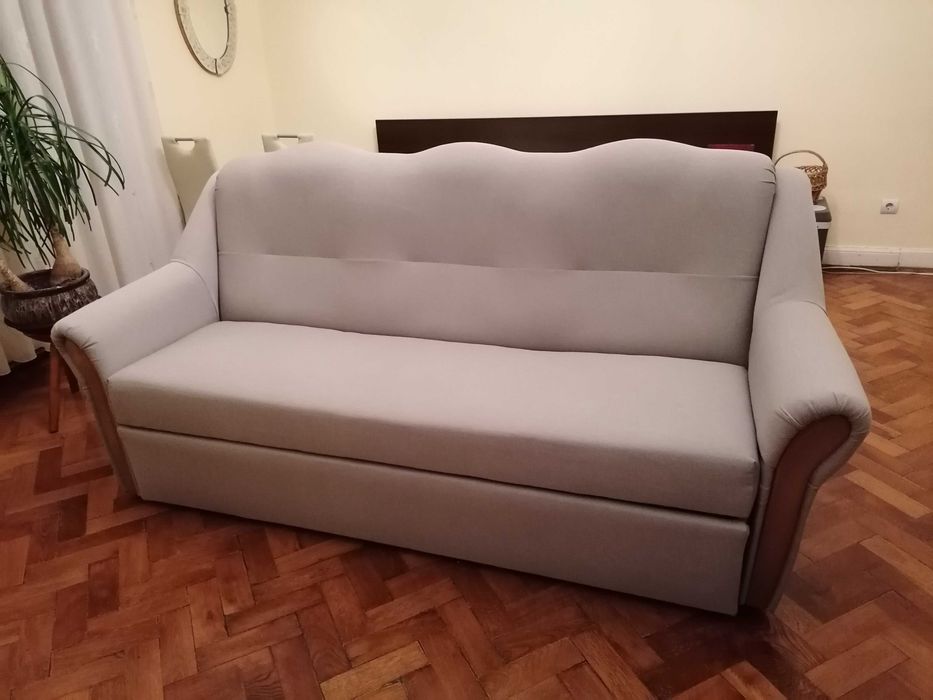 Vând Canapea extensibila