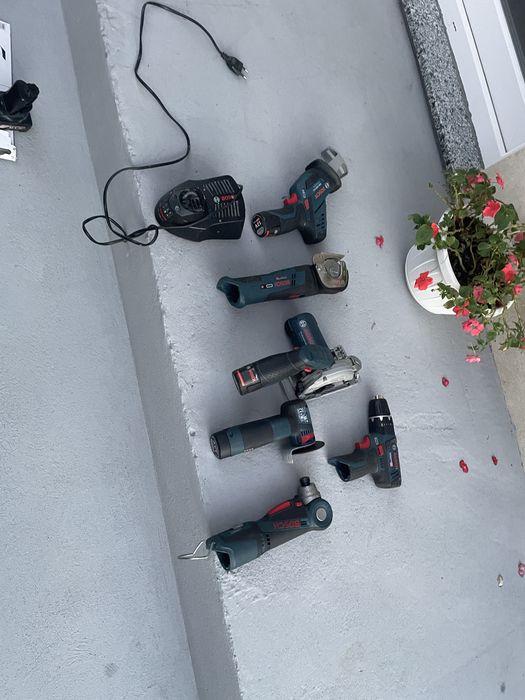 Vand scule bosch 12 v