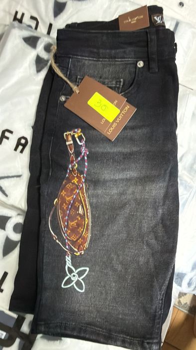blugi scurti LV si papuci LV marimi de la xs,s,m,l,xl