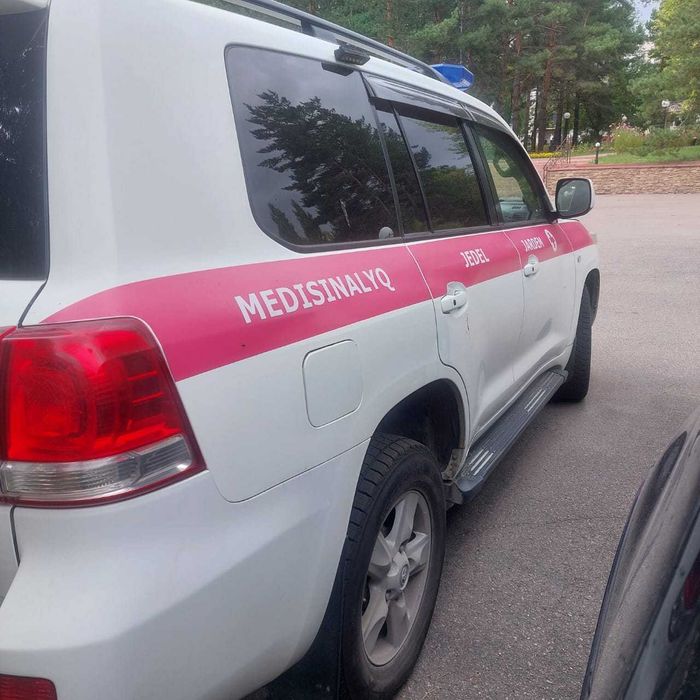 Автомобиль Toyota Land Cruiser