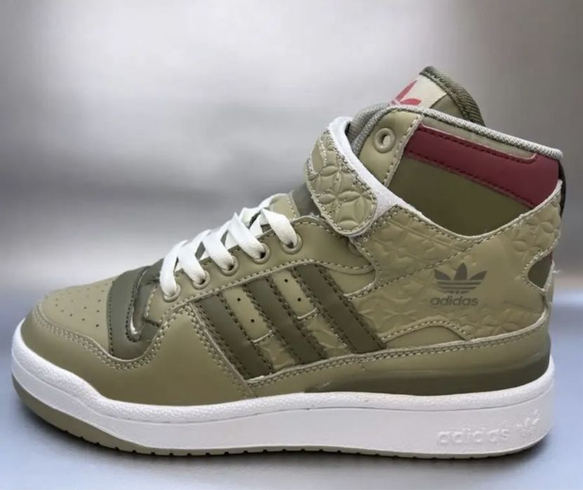 Кроссовки adidas