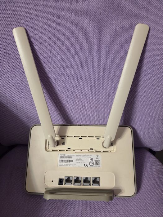 Роутер Huawei модель B535-232