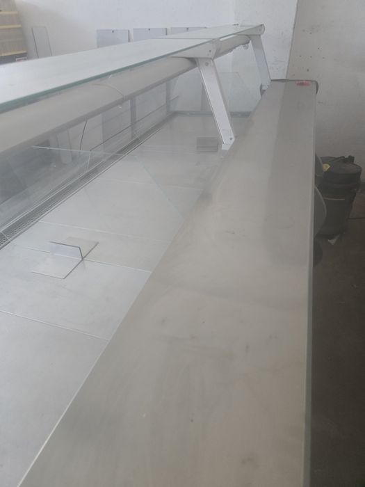 Vitrina frigorifica mezeluri