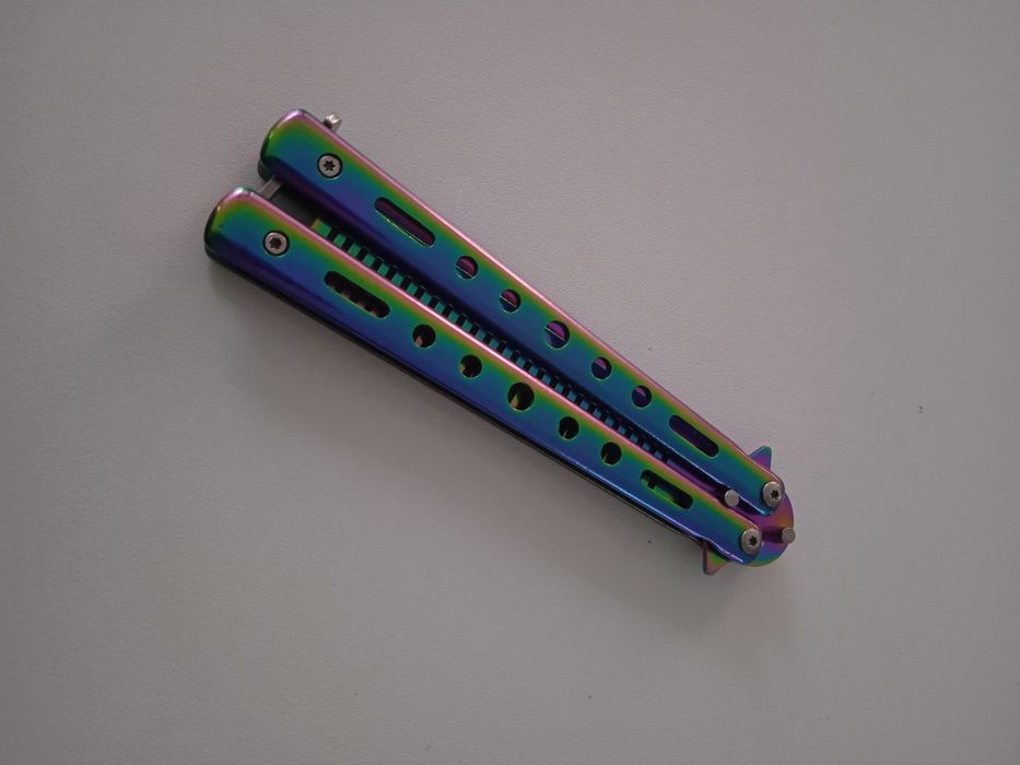 Soch soqol uchun babochka taroq
