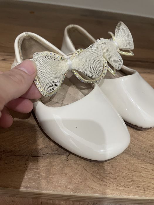 Туфли для девочки 26размера