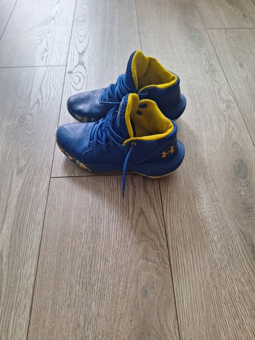 Баскетболни обувки Under Armour Ua Gs Jet 2130