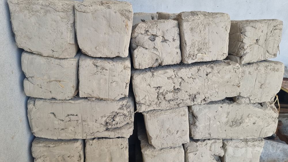 Loy blok sotiladi 220 dona narxi 2,500 soʻm