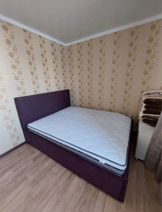 Продам кровать с ортопедическим матрасом