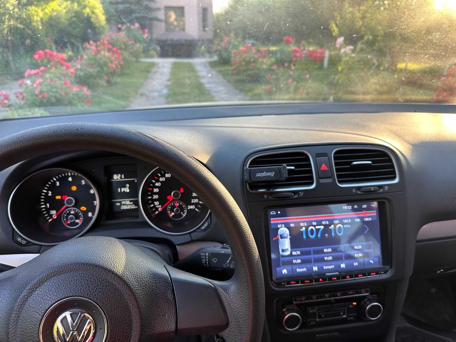 autoturism Volkswagen Golf