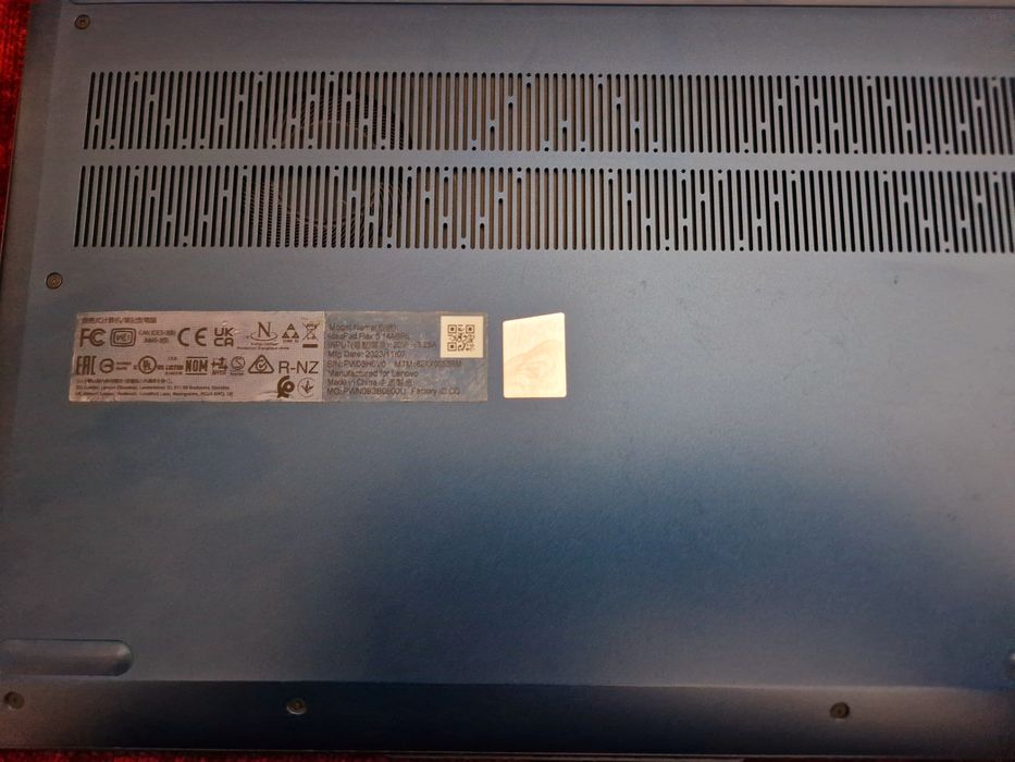 Laptop Lenovo Slim IdealPad 2 în 1